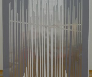 Iron fence, potloot en sticker op papier
