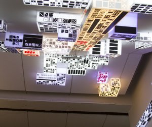 dominIoN-m14, Lichtinstallatie-object, plexiglas, led en sticker.